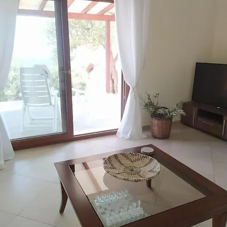 Apartment μονοκατοικία με θέα στη χώρα πυθαγορείου σάμου *